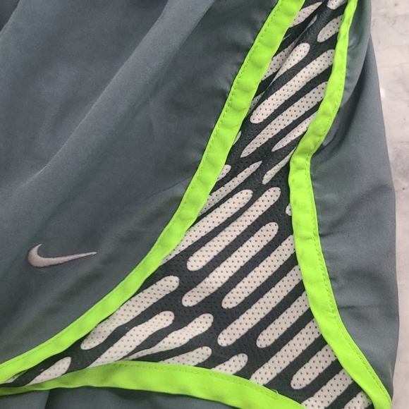 Nike dri fit shorts - Picture 3 of 4